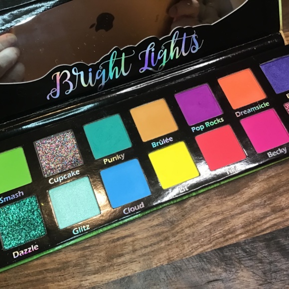 Pinky rose “bright lights” eyeshadow pallet, bnib - Picture 14 of 14